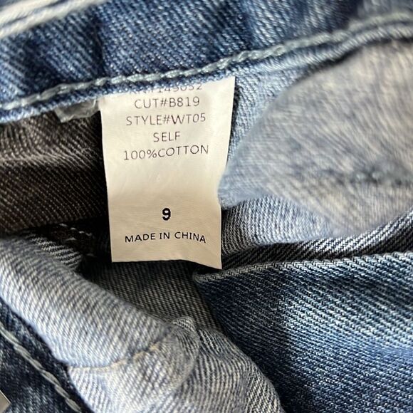 Fashion Nova Back On Top Contrast Wide Flare Leg Jeans - Picture 8 of 10